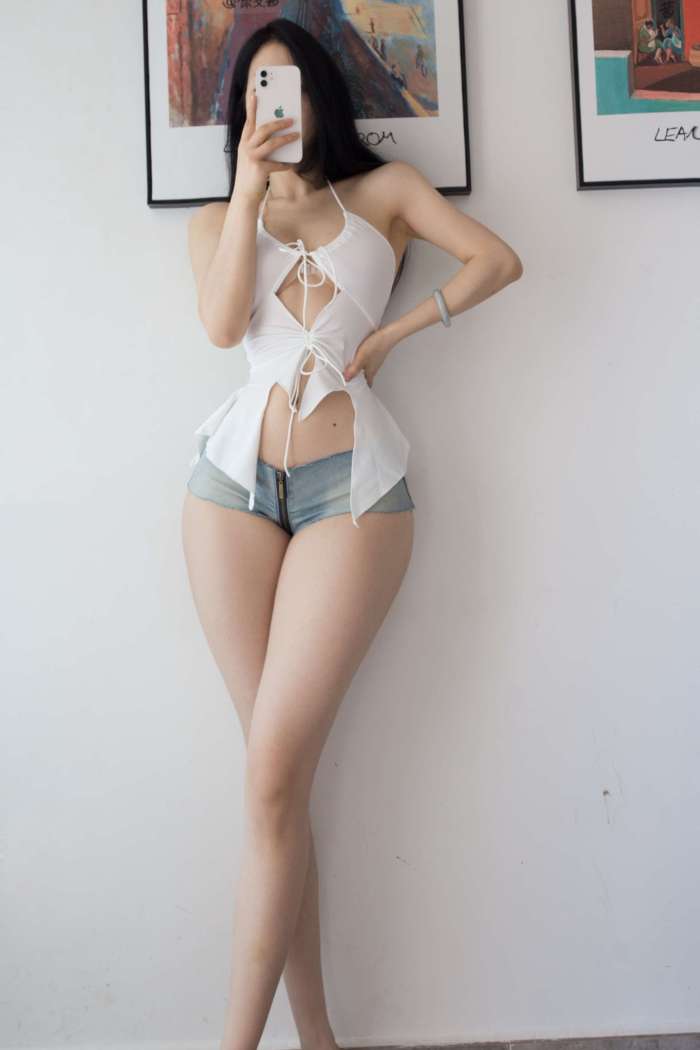 文茜cool · 牛仔短裤 [16P-81.6M]