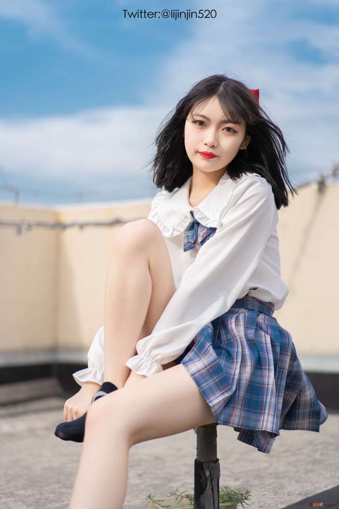 梨瑾瑾 – 户外JK [35P-318MB]