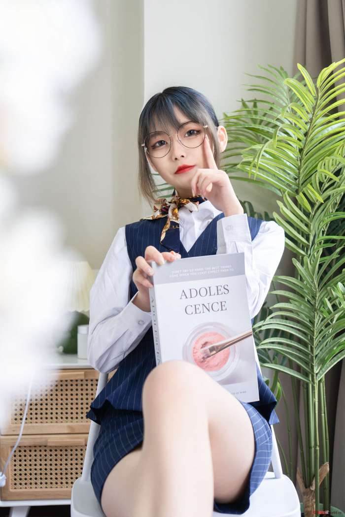 梨瑾瑾 – 乘务员[20P-272MB]