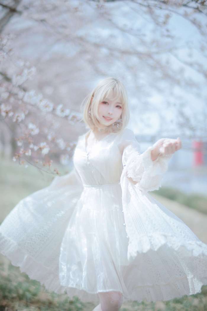 ElyEE子 – Sakura [64P-173M]