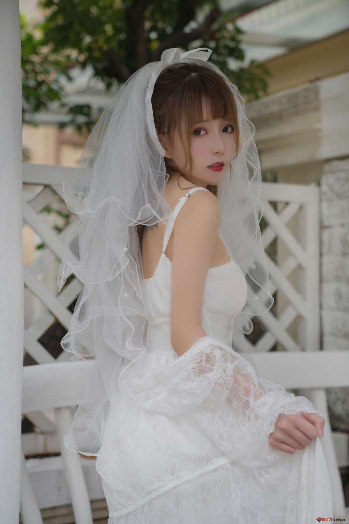 凛子酱 – 婚纱 [9P-83M]