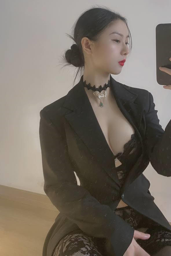 俏妞qiaoniuTT · 黑丝不需要文案 [18P15MB]