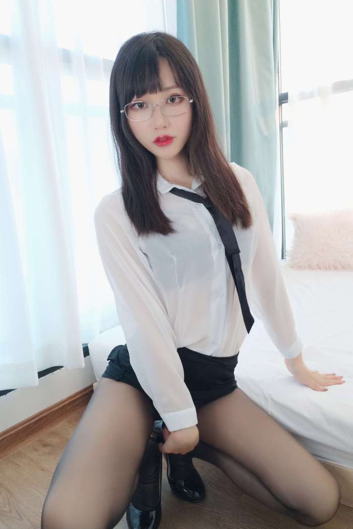 木之本果 –  秘書さんは退勤後です [108P4V368MB]