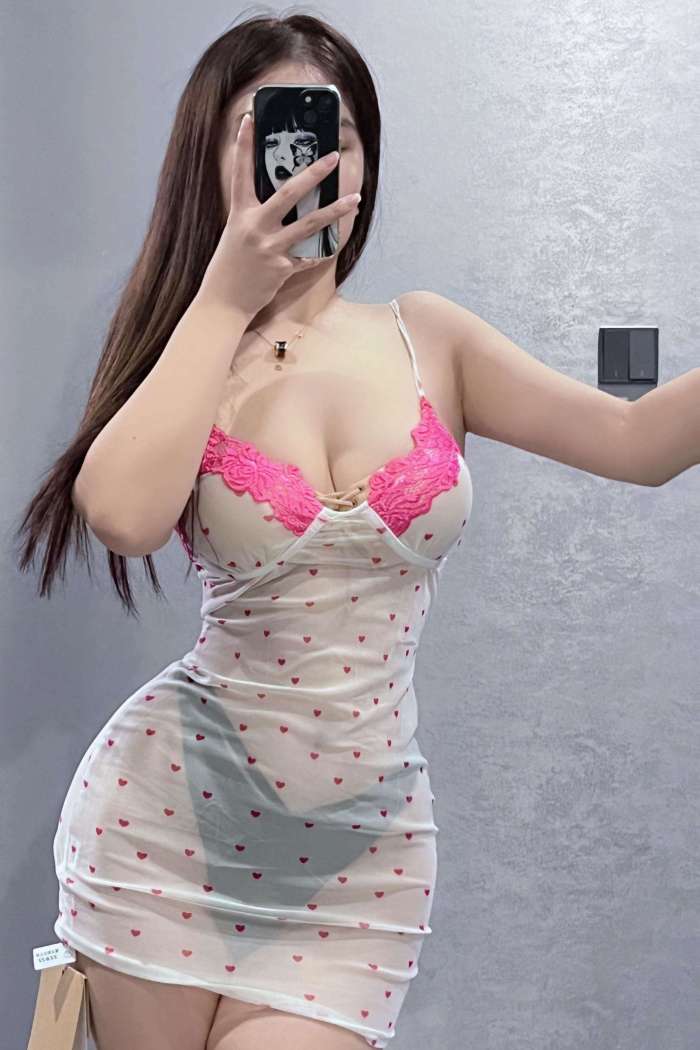 桃沢樱呀 – 爱心睡衣 [12P6V45MB]