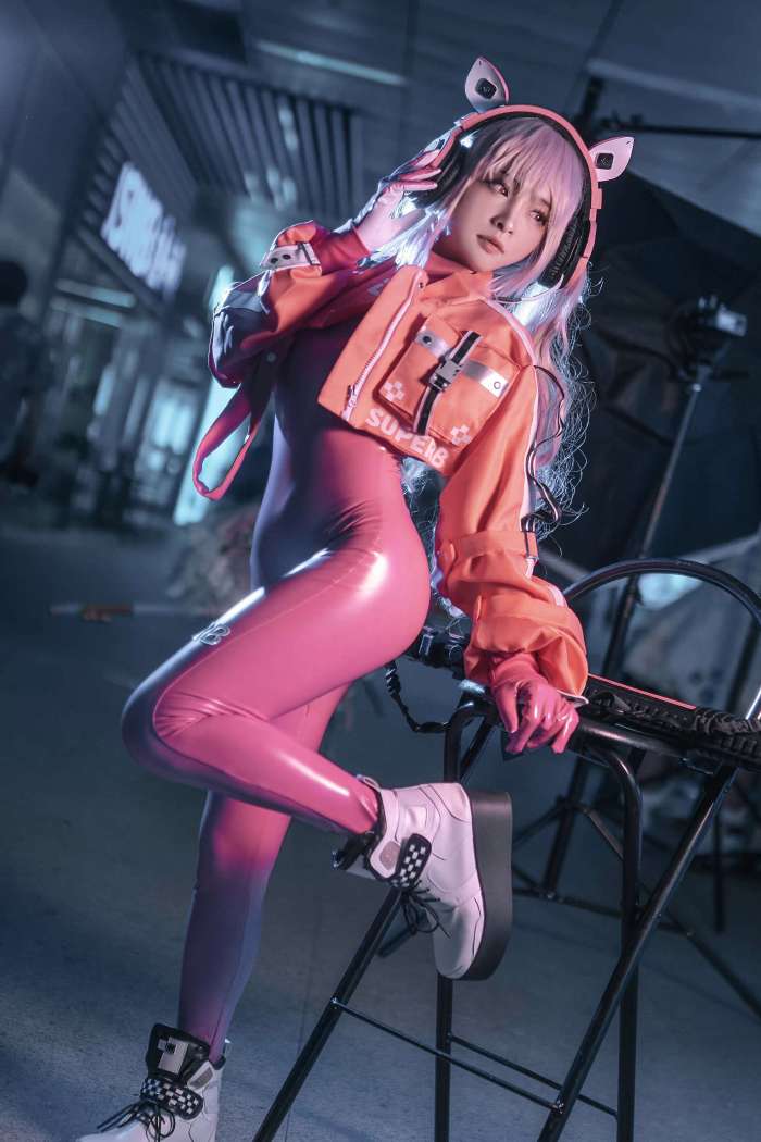 九九八XY – 萤火虫漫展 NIKKE 胜利女神 爱丽丝 [18P75MB]