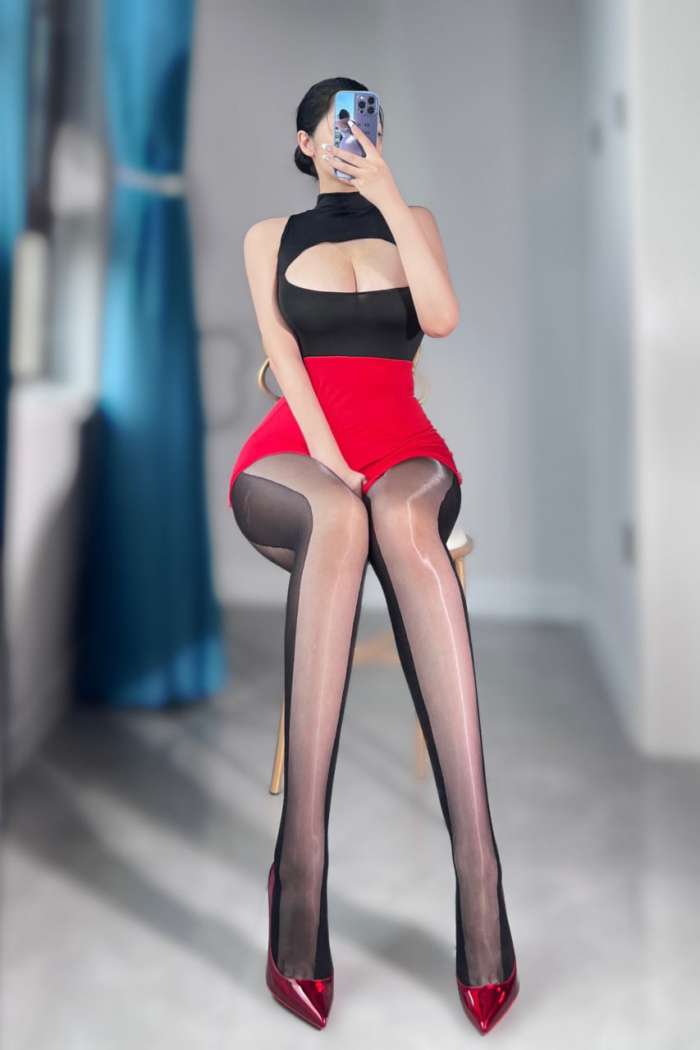 120斤的小王同学 – 秘书的猕猴桃 [54P2V138MB]