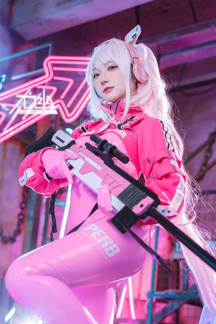 尤幽 – NIKKE 胜利女神 爱丽丝 [32P120MB]