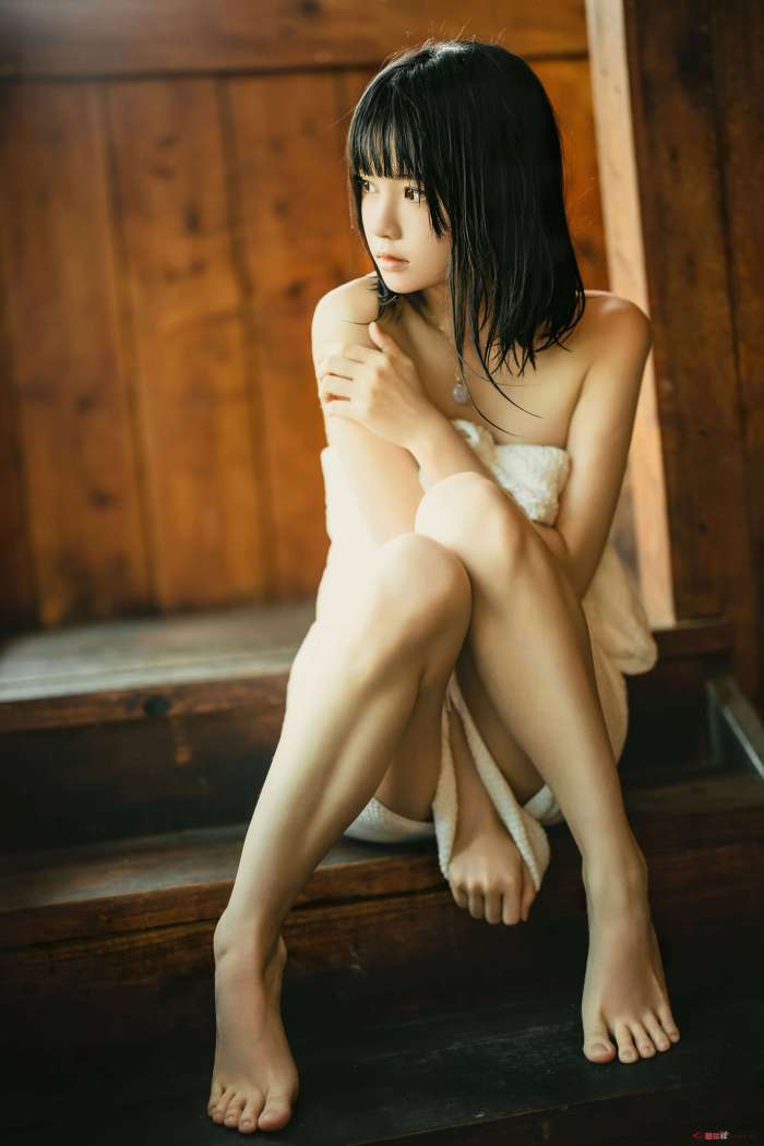 桜桃喵 – 果夏 [36P306MB]