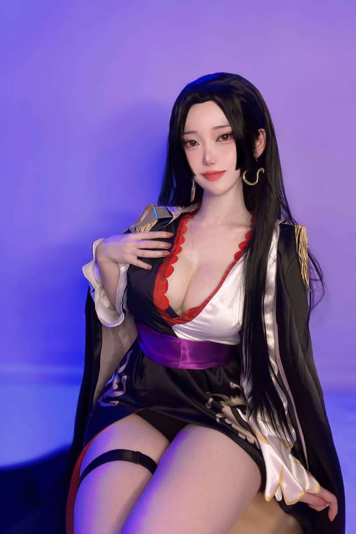 Evawish – Boa Hancock [11P43MB]