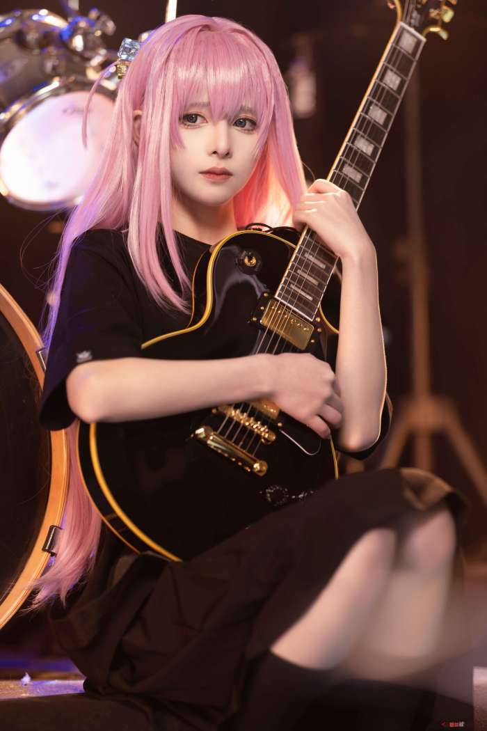 腥味猫罐 –  波奇酱 [15P75MB]