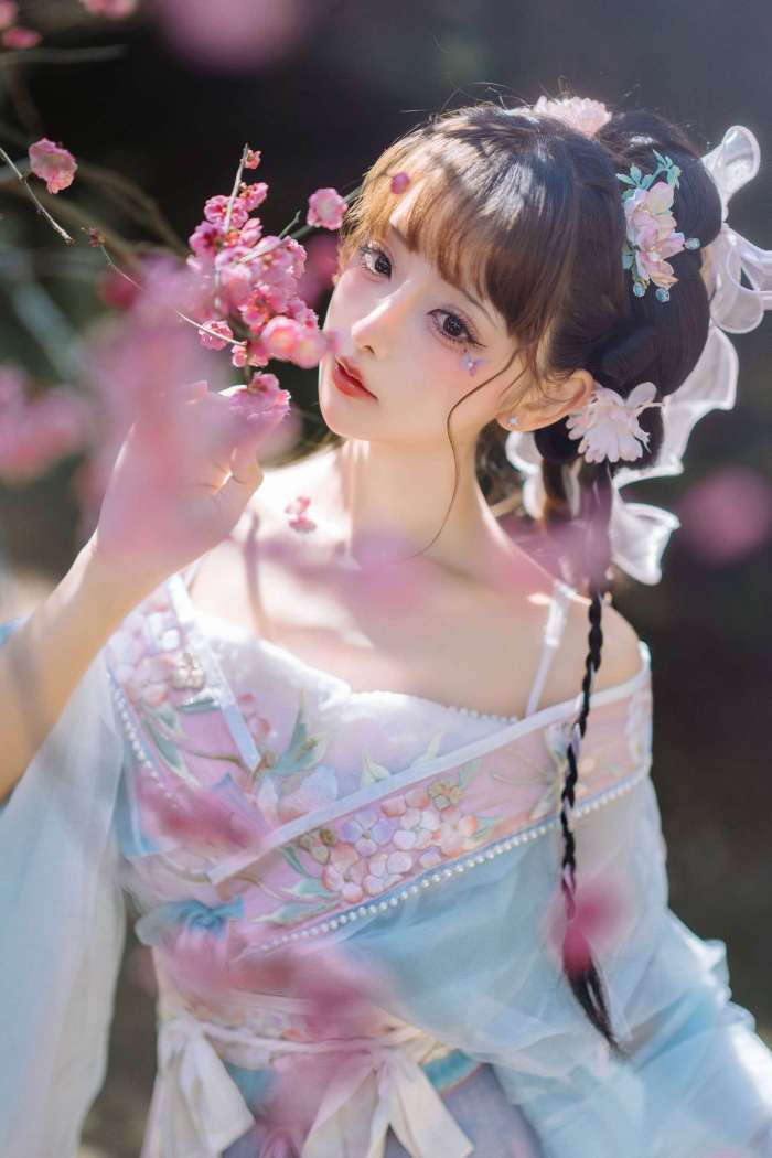 紫氯氯 – 二月梅花 [18P82MB]