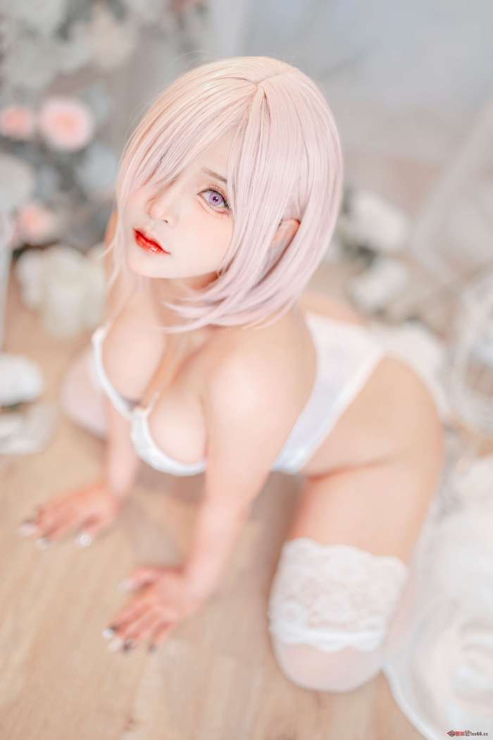 Sayo Momo -Mashu white lingerie body oil [57P8V424MB]