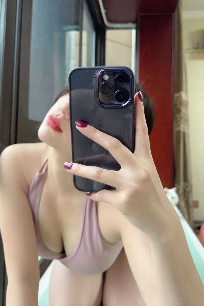 奶宝妹纸 -· 美少妇瑜伽 [53P10V206MB]