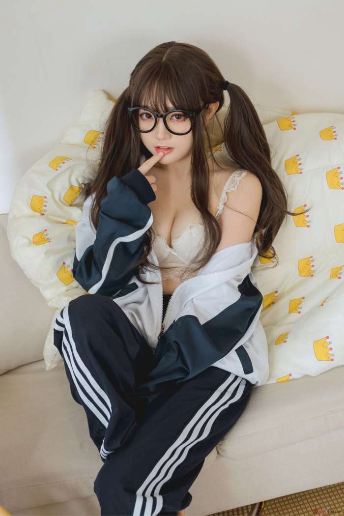 神沢永莉 – 家庭作业 [73P-264M]