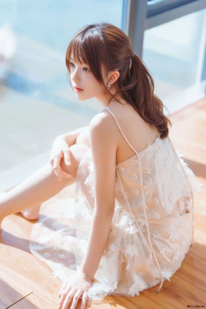 桜桃喵 – 粼光 [25P190MB]