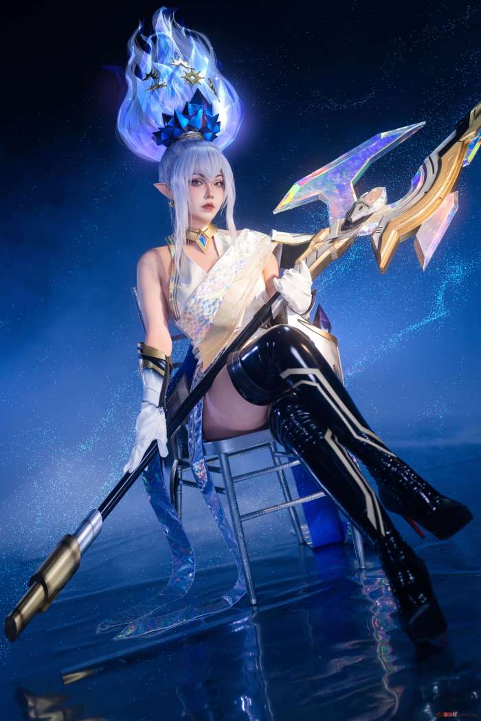 菌烨tako – 至臻风女 [12P135MB]