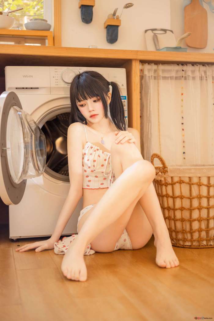 桜桃喵 – 瞌睡 [43P222MB]