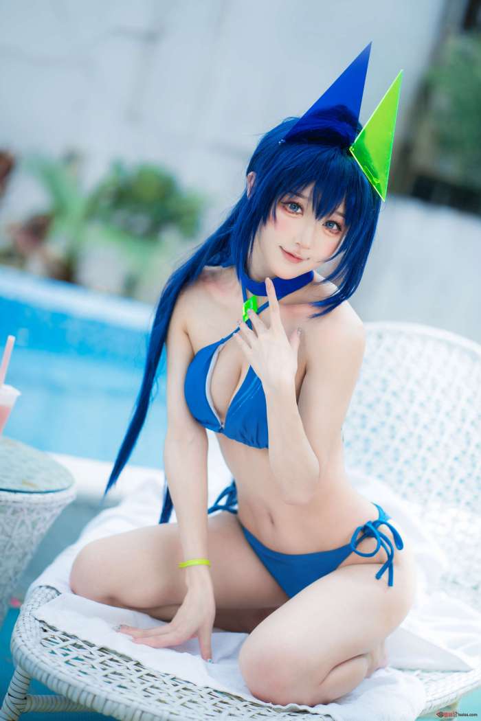 阿包也是兔娘 – 花园泳装 [35P-306MB]