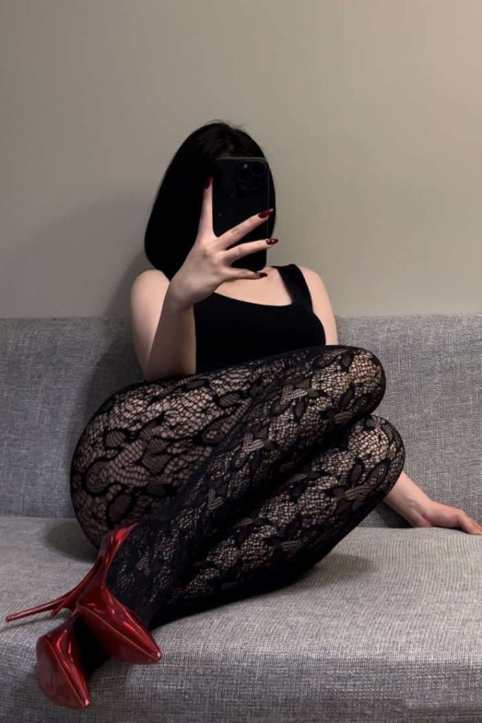 保守的二舅妈  – 蕾丝蜜桃臀 [15P12MB]