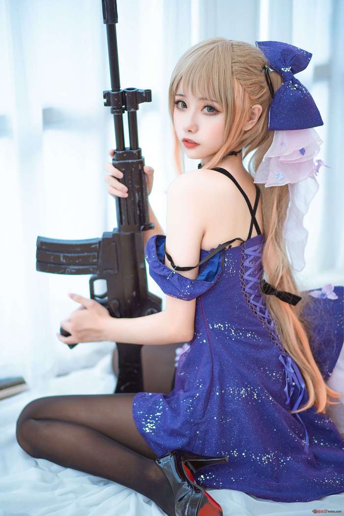 Momoko葵葵 – 少女前线K2 黎明之前 [18P95MB]