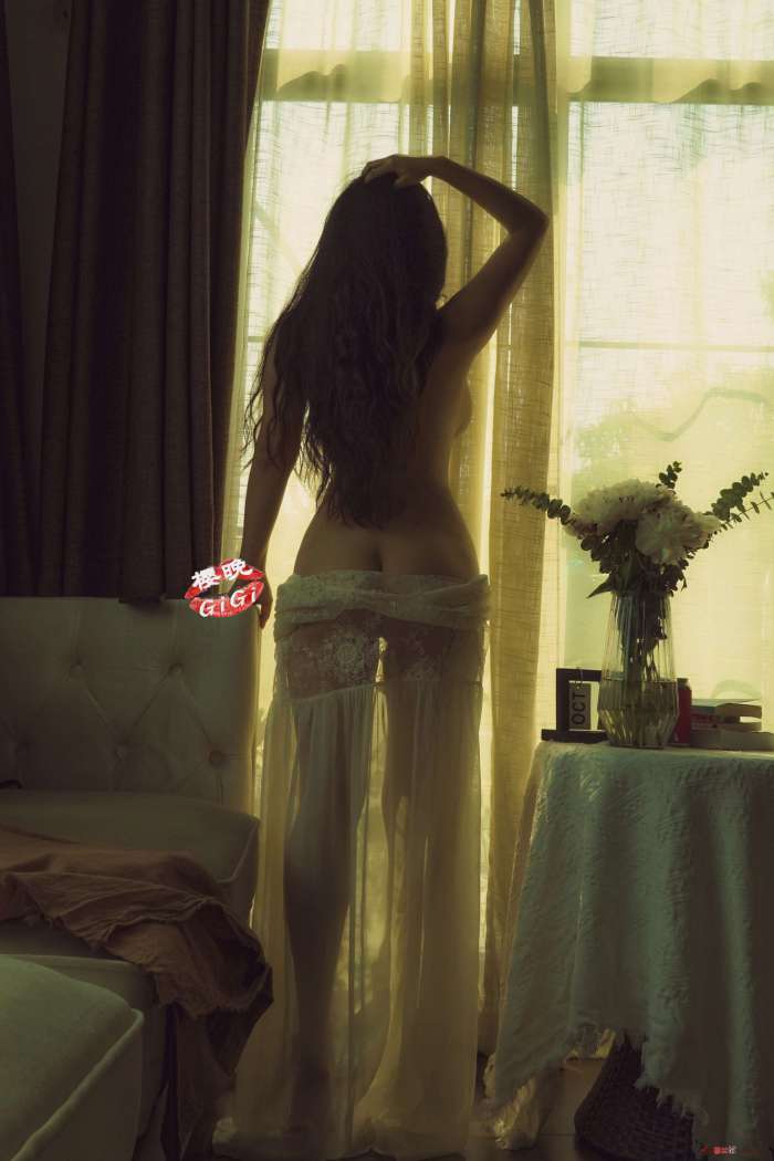 樱晚gigi NO.090 – 窗前的花 [20P199MB]