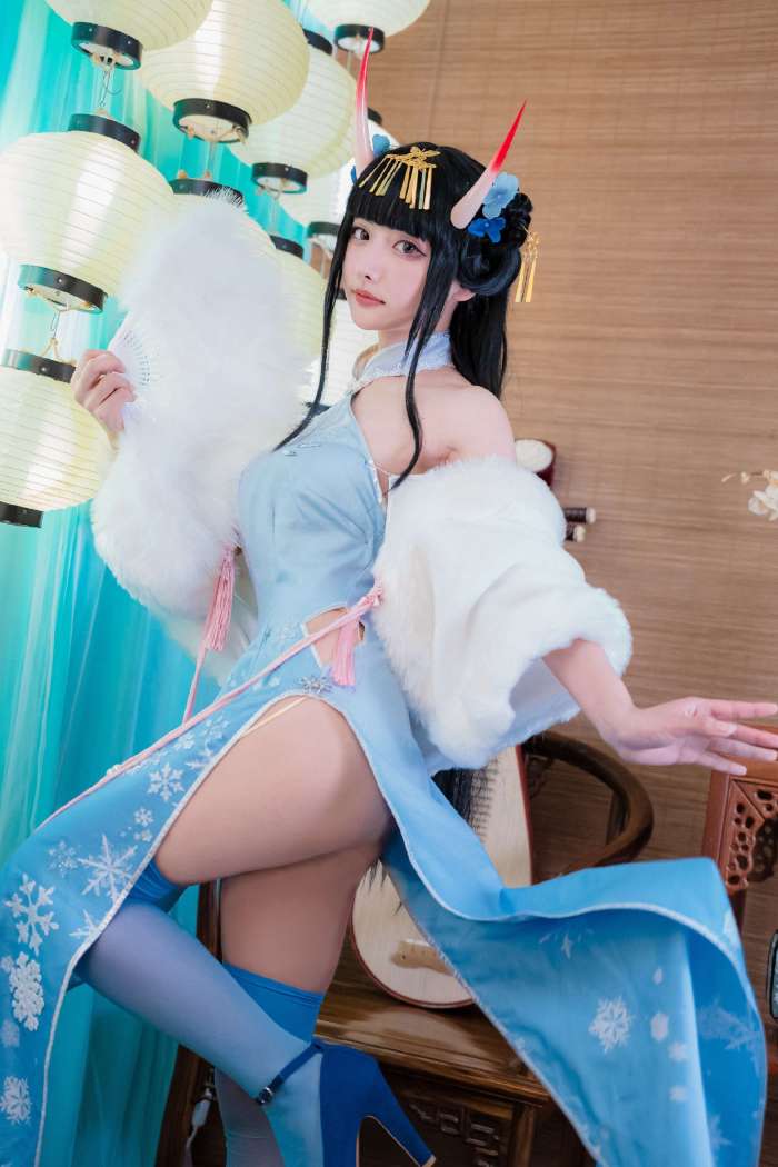 紫氯氯 – 能代 貅 旗袍 [18P27MB]