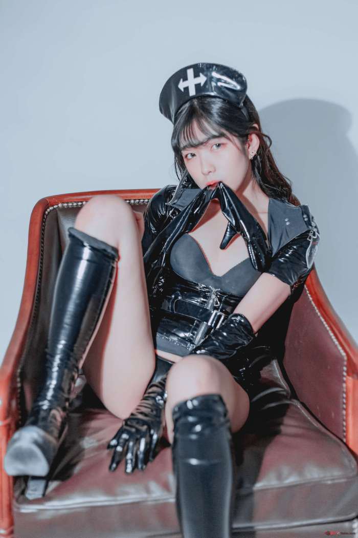 SonSon – Dark Maid [37P-257MB]