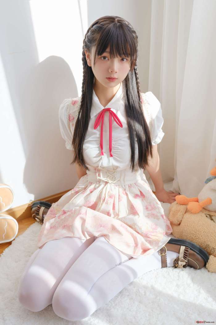 稚乖画册 NO.020 夜夜 白丝JK [81P-2.3G]