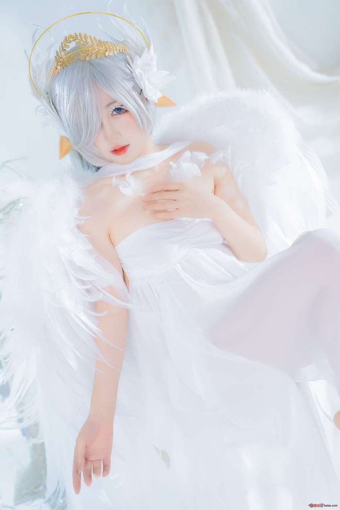 喵喵的喵吖 – 翅膀坠落 [15P55MB]