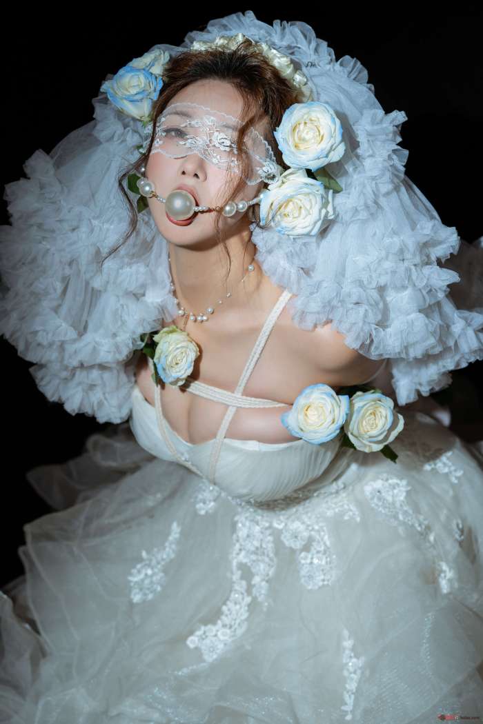 云溪溪(奶桃桃) – 月 [48P308MB]