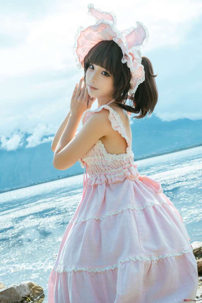 蠢沫沫 – 湖边的少女 [11P57MB]