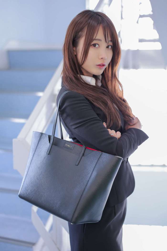 iKkyu3(いくみ) – いくみ先輩とまさかの相部屋宿泊 [234P-372MB]