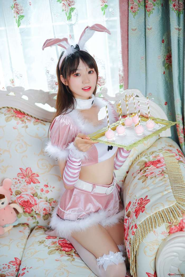 小熊-纯欲超短裙私影-愛倫出品 [16P191MB]