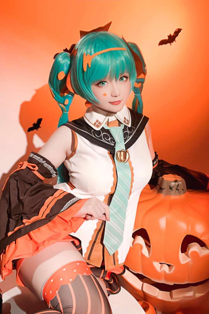 星之迟迟 – 万圣节MIKU [53P306MB]