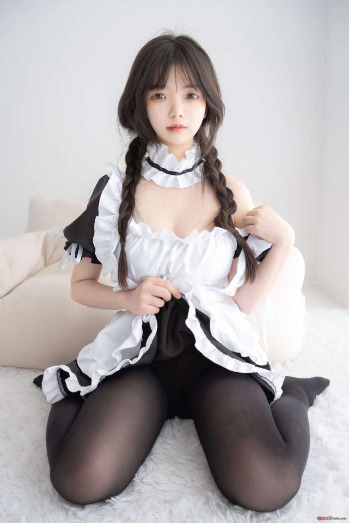 紧急企划 – 内部  奶昔 黑丝女仆 [50P-804M]