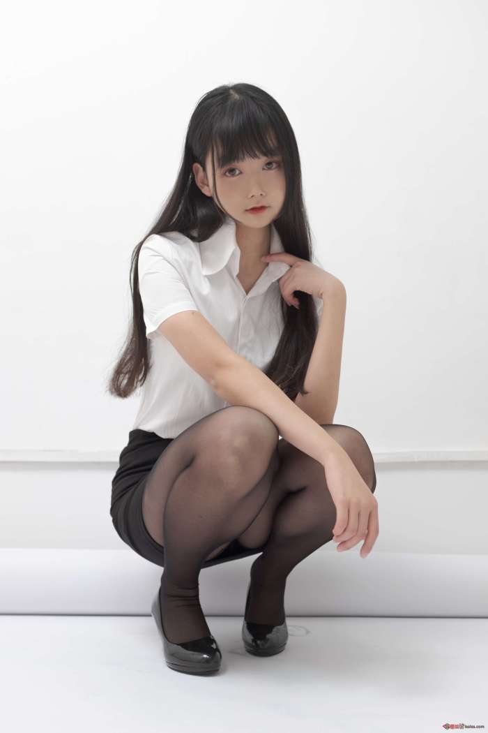 少女秩序 – EXVOL.13 燕麦-海南旅拍 [60P-866MB]