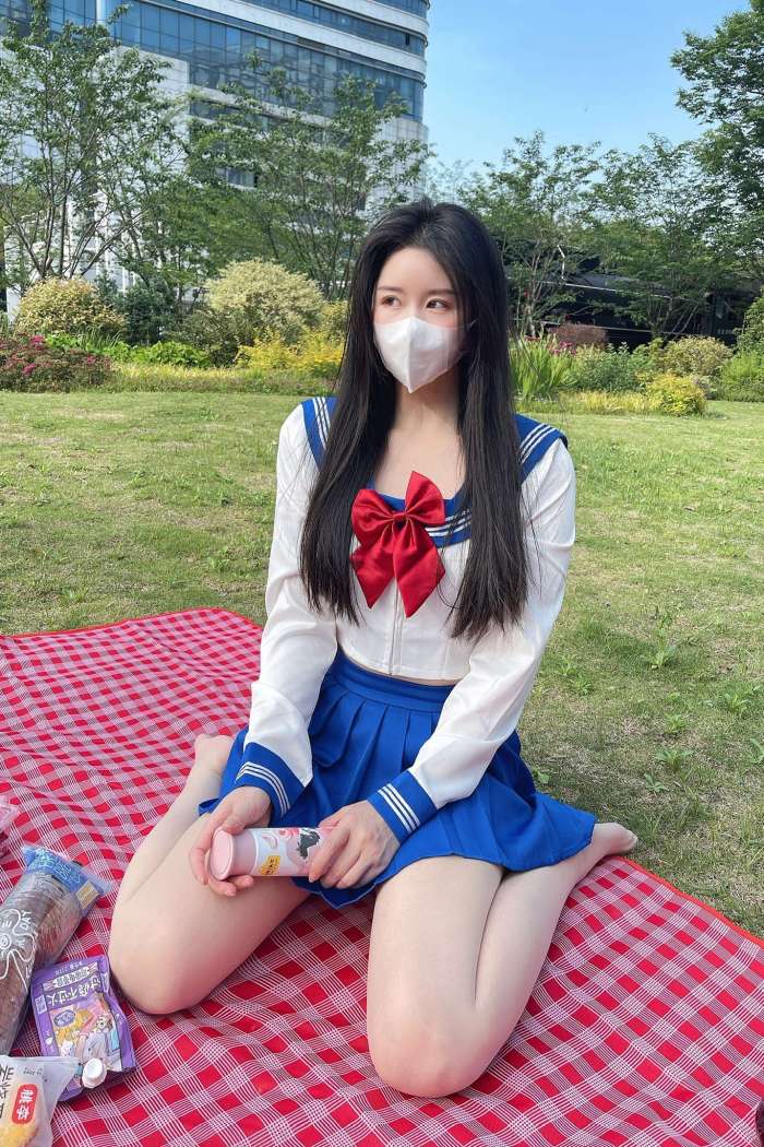 July芝岚 – 户外野餐 [59P108MB]