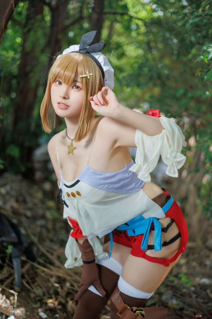 肃雨雨雨 –  碧蓝航线莱莎 [13P69MB]