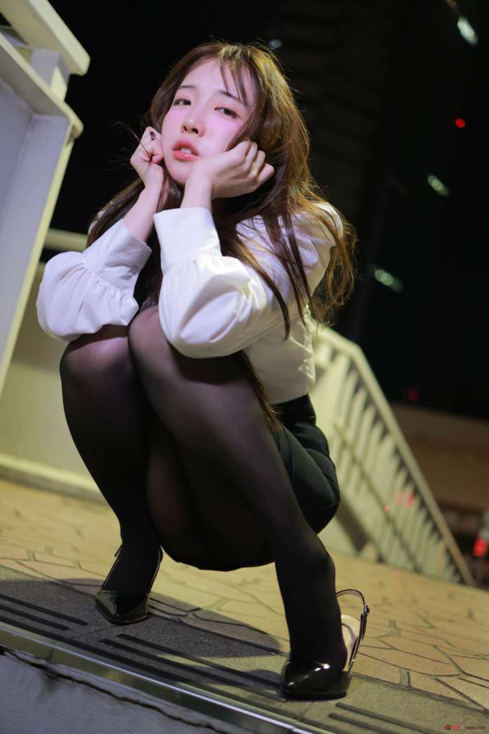 Rina – GINZA OL [82P-799M]