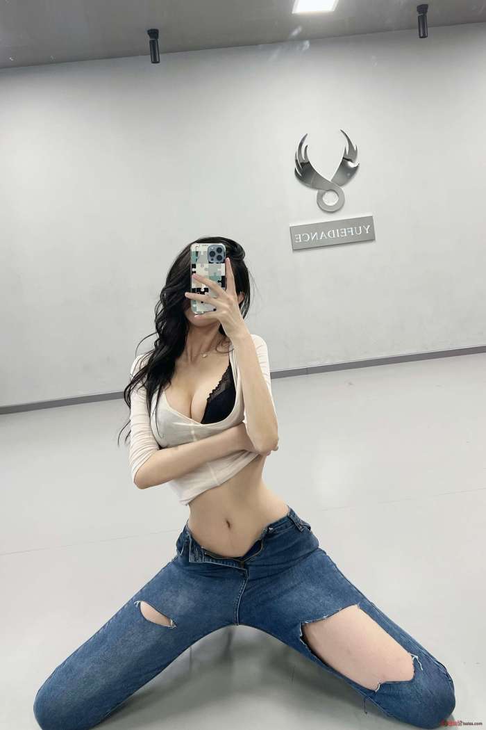 葛征 – 教室里的秘密 [31P1V95MB]