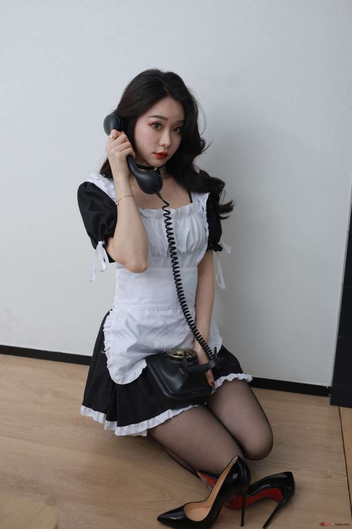 Sia不吃鱼 俏皮大奶女仆系列 [98P1V2.92GB]