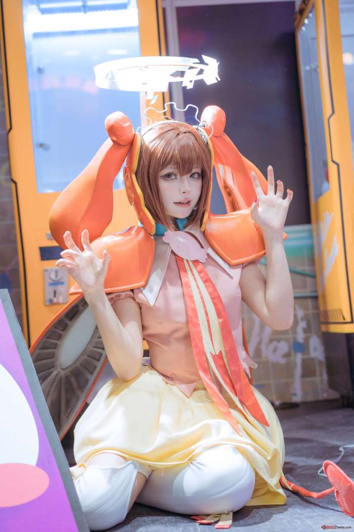 w百合欧皇子w – 无暗英雄 小呆 [20P96MB]