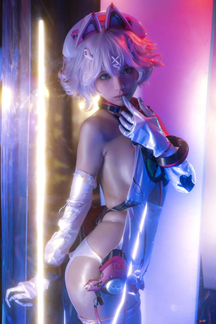 蠢沫沫 – 绯猁 [18P161MB]