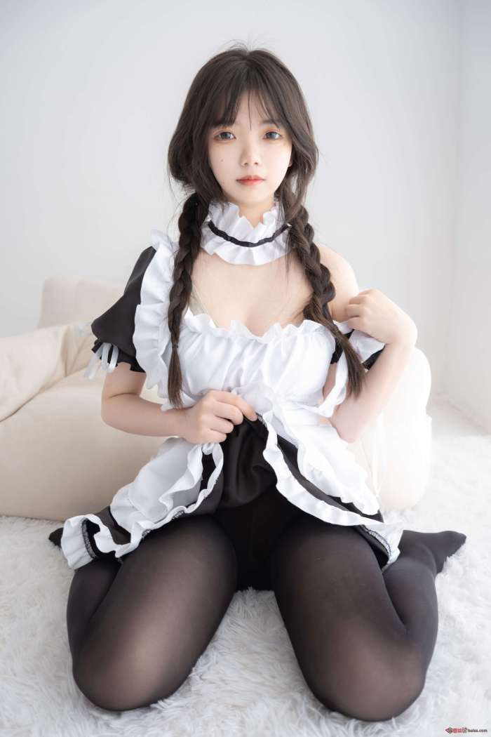 [紧急企划] 奶昔 – 内部 黑丝女仆 [50P823MB]