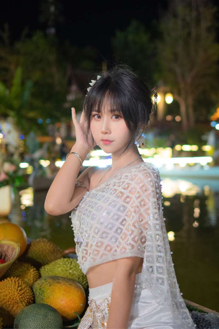 萌芽儿o0 – 西双版纳 傣服 银 [17P75MB]