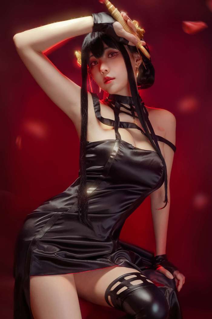 ElyEE子 – Yor Forger [17P80MB]