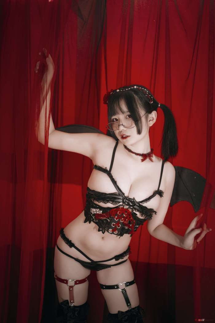 阿半今天很开心 – 小恶魔 [43P181MB]