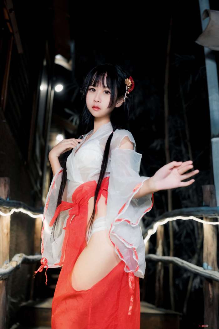 萌芽儿 – 透明巫女 [14P93MB]