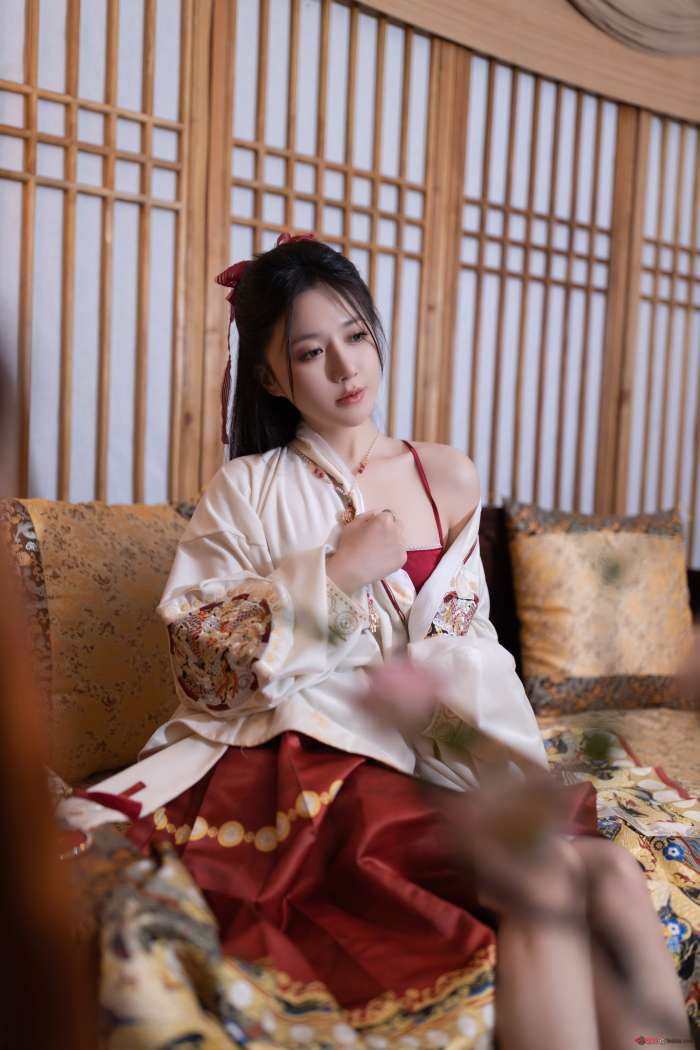 鱼子酱Fish – [内购系列] – 新年快乐 [120P1.6GB]