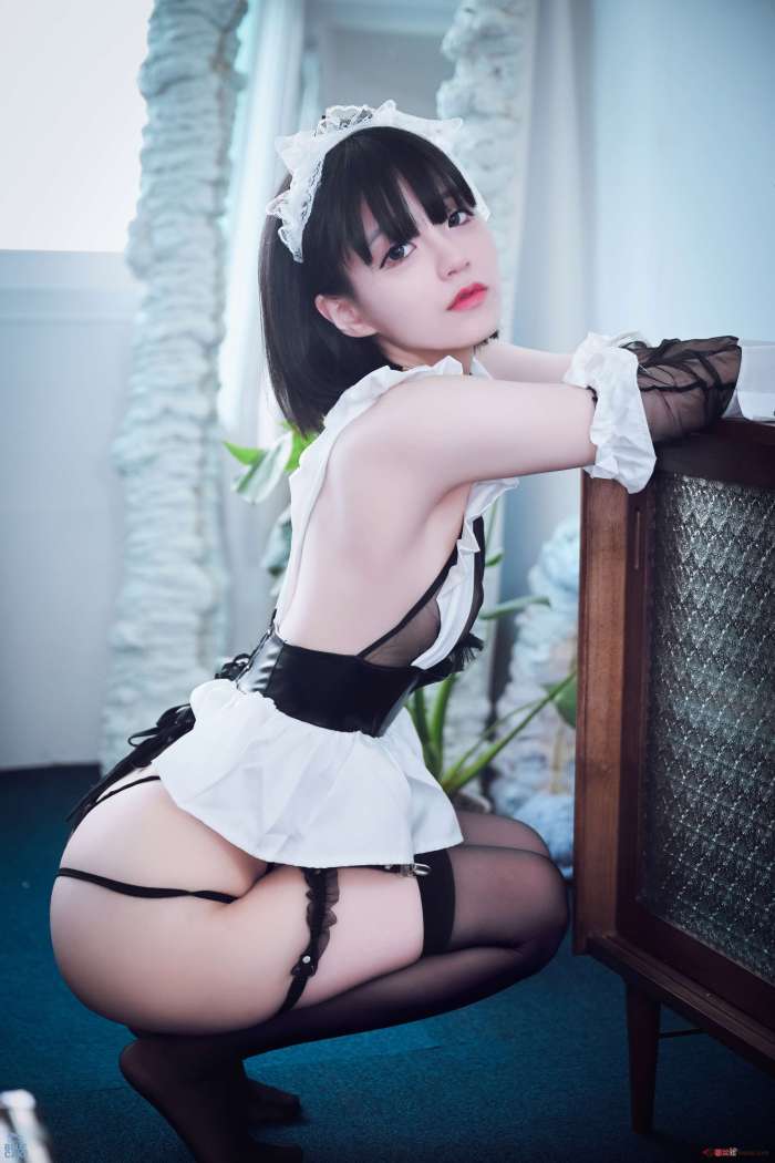 [BLUECAKE] Jeong Jenny – Maid Cosplay [112P2.61GB]